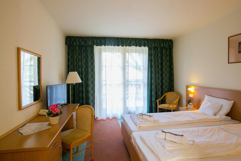 Zichy Park Hotel Bikács Εξωτερικό φωτογραφία